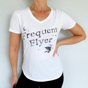 Celebrate Together Frequent Flyer white witch broom v-neck tee size small